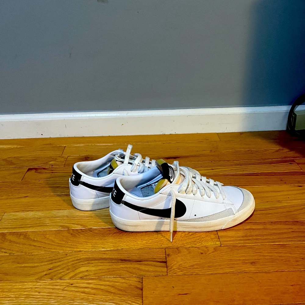 Nike Blazer low’77. Women’s Size 9.5